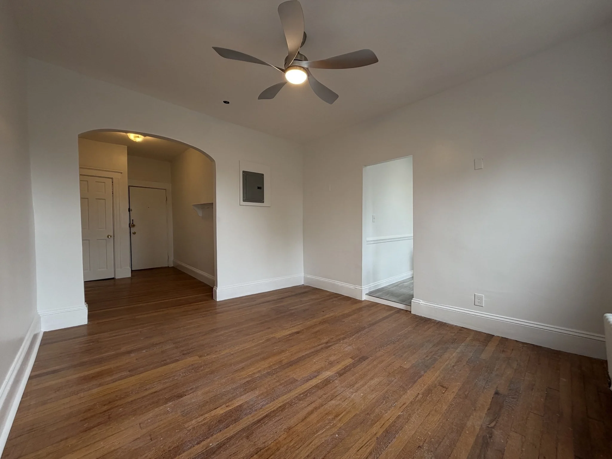 Studio bed, 1 bath apartment for rent at 7 Grove St Unit 9, Beacon Hill — photo 5 of 12