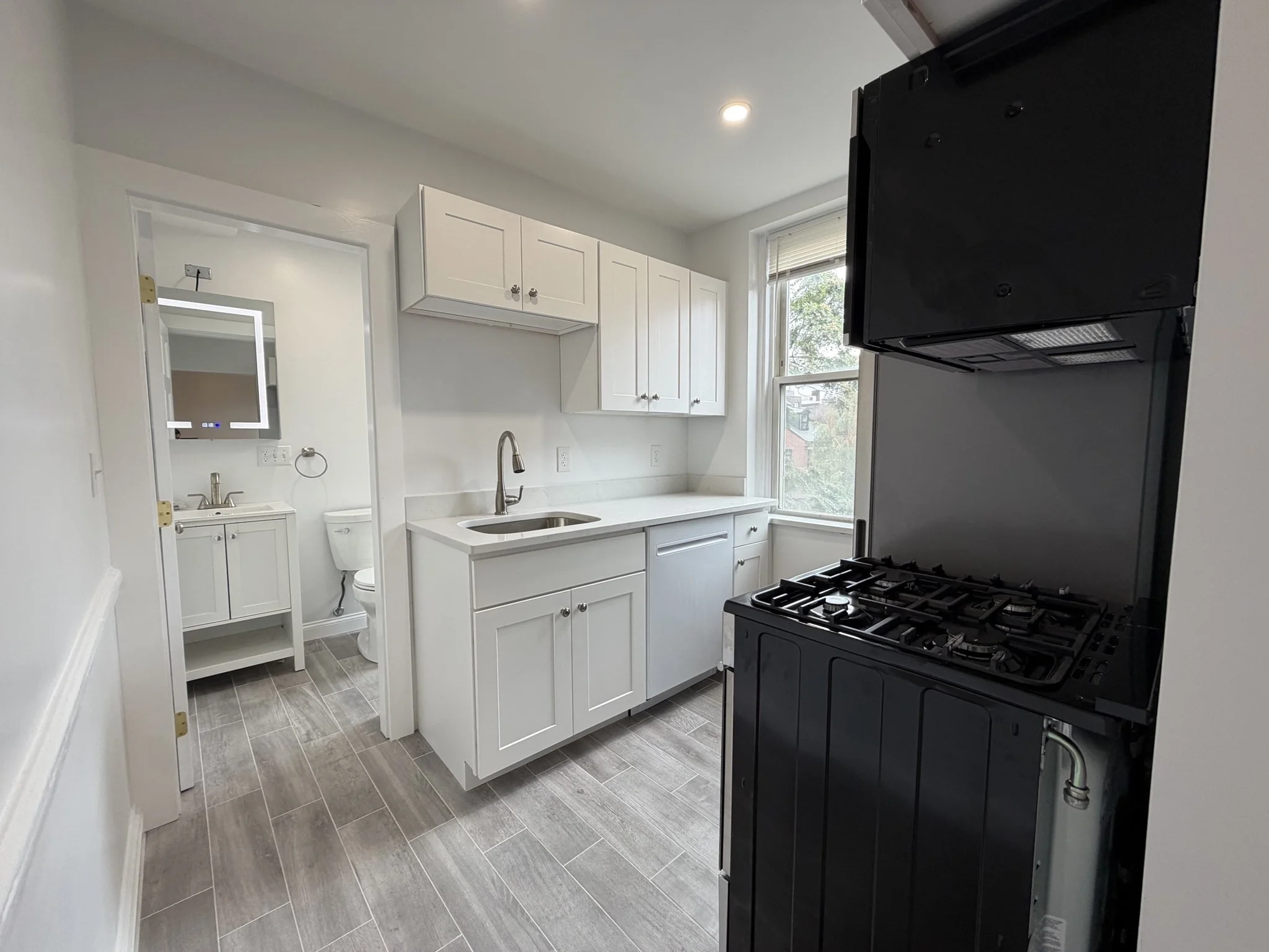 Studio bed, 1 bath apartment for rent at 7 Grove St Unit 9, Beacon Hill — photo 6 of 12