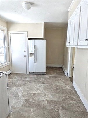 4 bed, 1 bath apartment for rent at 7 Grove Unit 2, Haverhill — photo 2 of 10