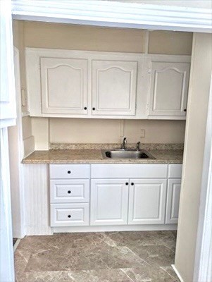 4 bed, 1 bath apartment for rent at 7 Grove Unit 2, Haverhill — photo 3 of 10