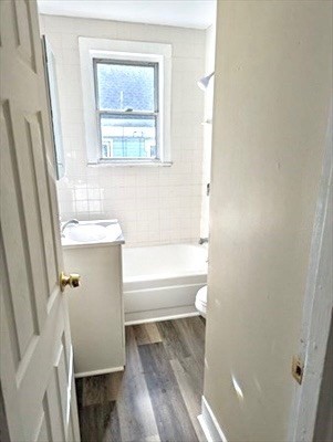 4 bed, 1 bath apartment for rent at 7 Grove Unit 2, Haverhill — photo 4 of 10