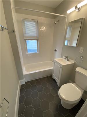 6 bed, 4 bath apartment for rent at 7 Hamilton Rd Unit 2, West Somerville — photo 9 of 30