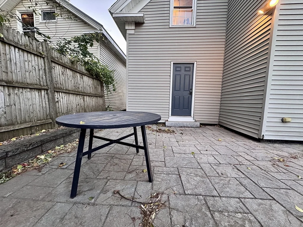 2 bed, 1 bath apartment for rent at 7 Hardy St Unit 1, Beverly — photo 17 of 24