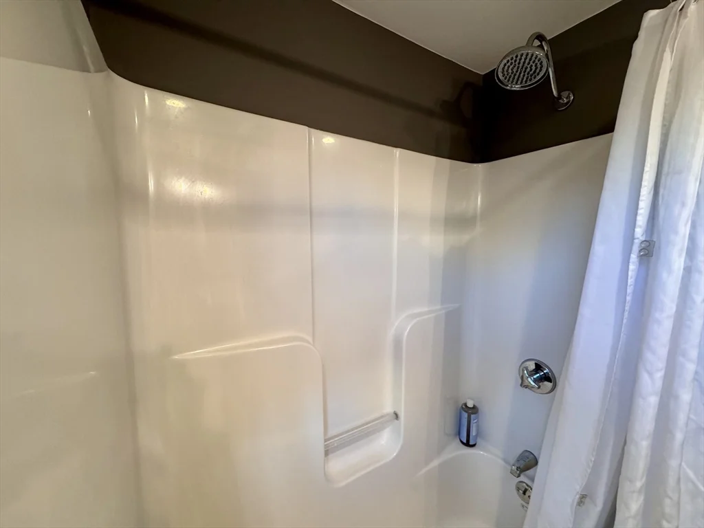 2 bed, 1 bath apartment for rent at 7 Hardy St Unit 1, Beverly — photo 14 of 24
