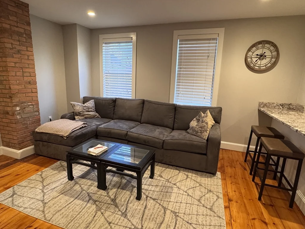 2 bed, 1 bath apartment for rent at 7 Hardy St Unit 1, Beverly — photo 3 of 24