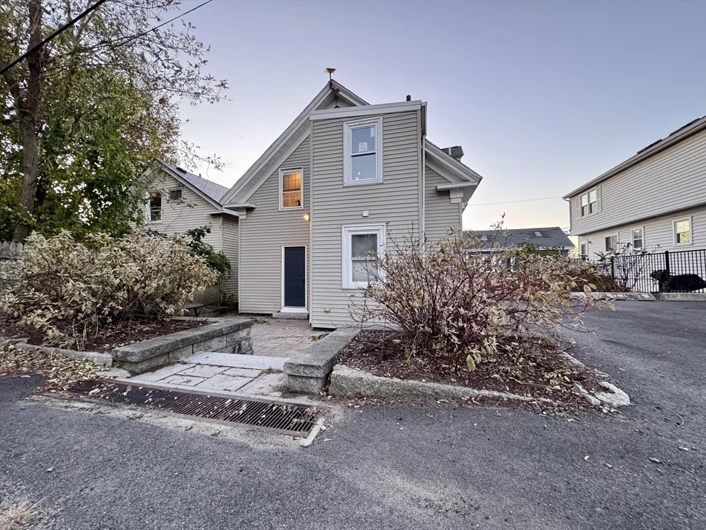 2 bed, 1 bath apartment for rent at 7 Hardy St Unit 1, Beverly — photo 19 of 24