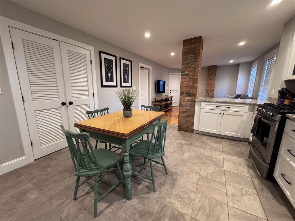 2 bed, 1 bath apartment for rent at 7 Hardy St Unit 1, Beverly — photo 7 of 24