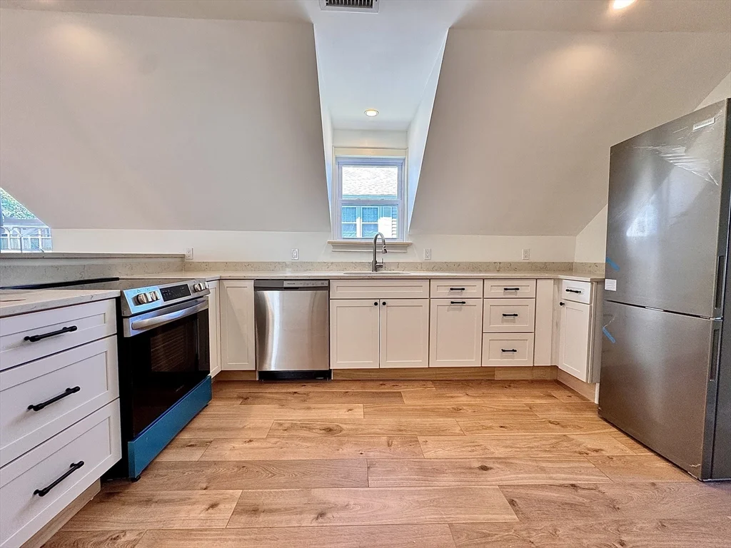 2 bed, 1 bath apartment for rent at 7 Hardy St Unit 2, Beverly — photo 10 of 27