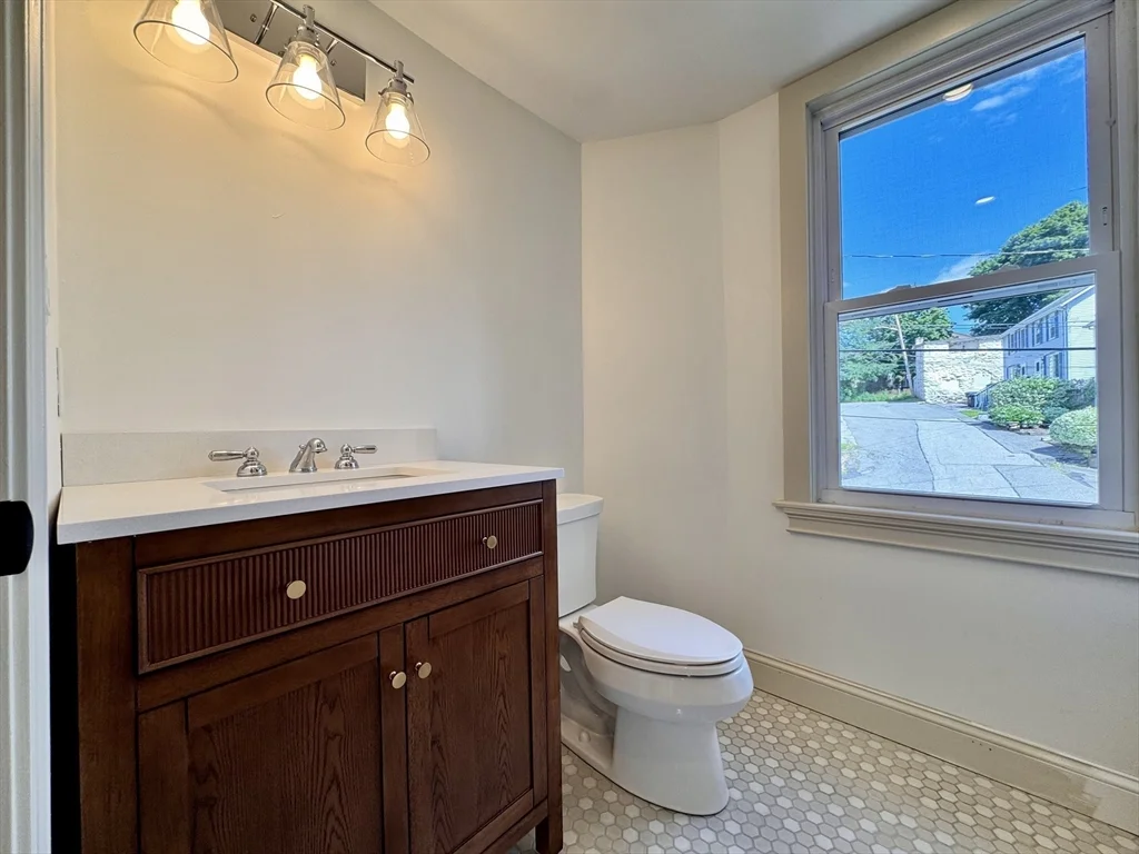 2 bed, 1 bath apartment for rent at 7 Hardy St Unit 2, Beverly — photo 19 of 27