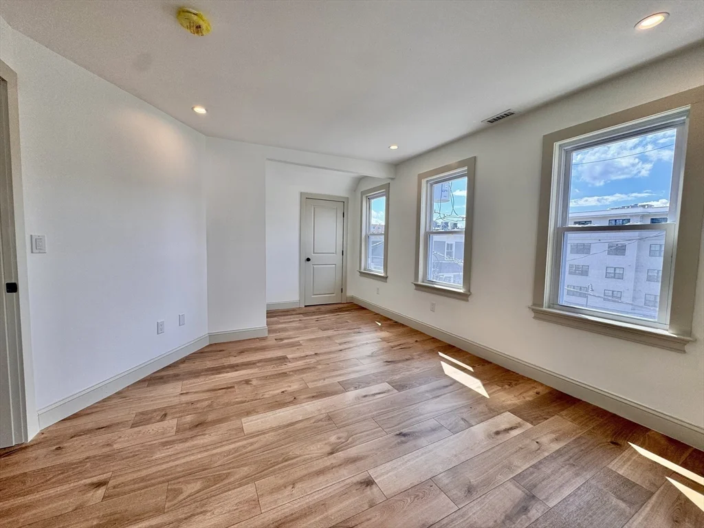 2 bed, 1 bath apartment for rent at 7 Hardy St Unit 2, Beverly — photo 25 of 27