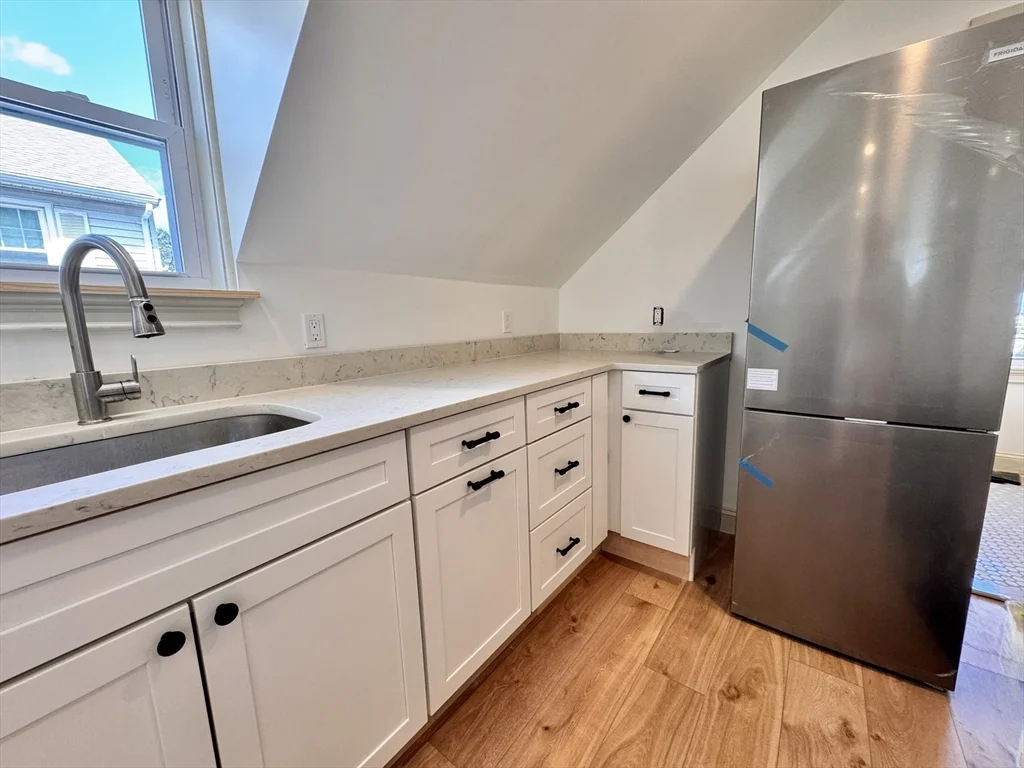 2 bed, 1 bath apartment for rent at 7 Hardy St Unit 2, Beverly — photo 11 of 27