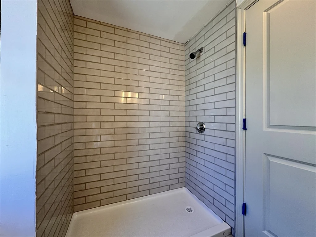 2 bed, 1 bath apartment for rent at 7 Hardy St Unit 2, Beverly — photo 20 of 27
