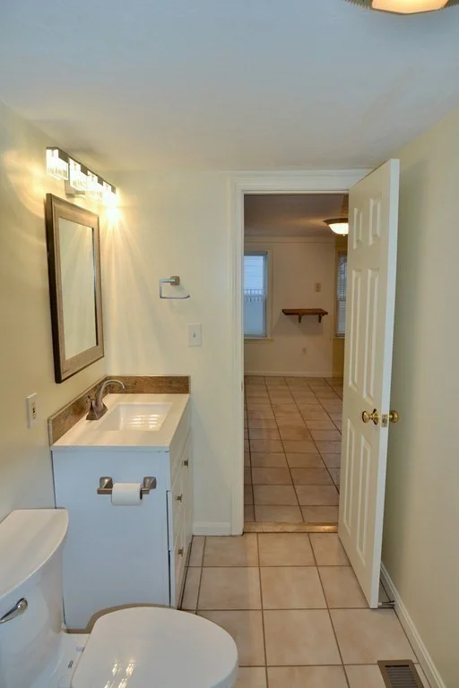 2 bed, 1 bath apartment for rent at 7 Harris St Unit 1R, Salem — photo 5 of 11