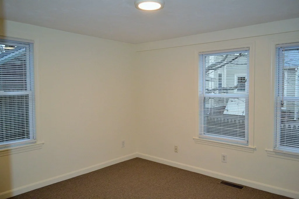 2 bed, 1 bath apartment for rent at 7 Harris St Unit 1R, Salem — photo 10 of 11