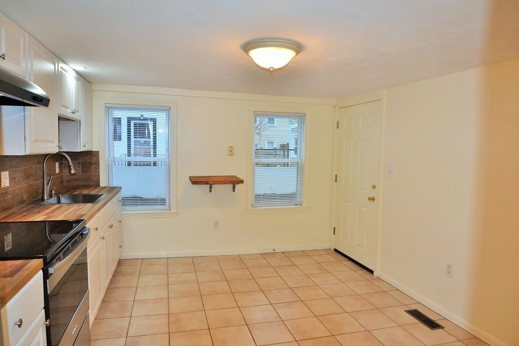 2 bed, 1 bath apartment for rent at 7 Harris St Unit 1R, Salem — photo 4 of 11