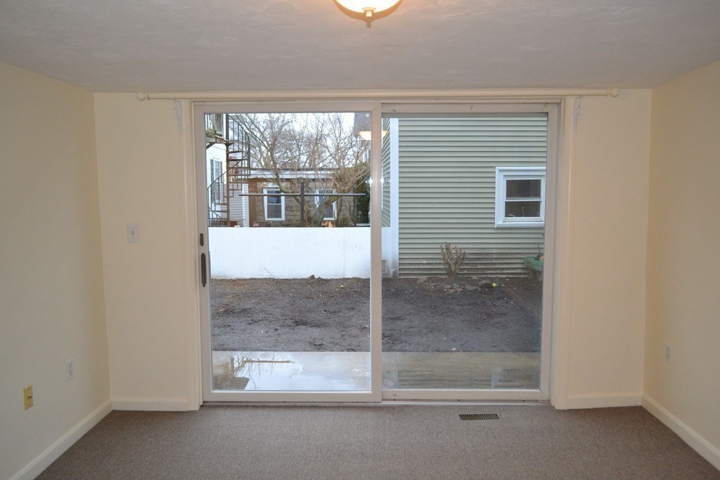2 bed, 1 bath apartment for rent at 7 Harris St Unit 1R, Salem — photo 8 of 15