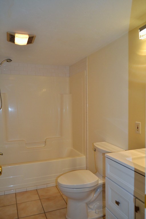 2 bed, 1 bath apartment for rent at 7 Harris St Unit 1R, Salem — photo 14 of 15