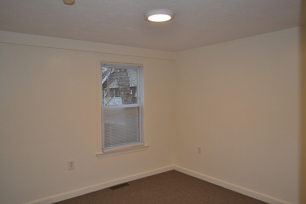2 bed, 1 bath apartment for rent at 7 Harris St Unit 1R, Salem — photo 12 of 15