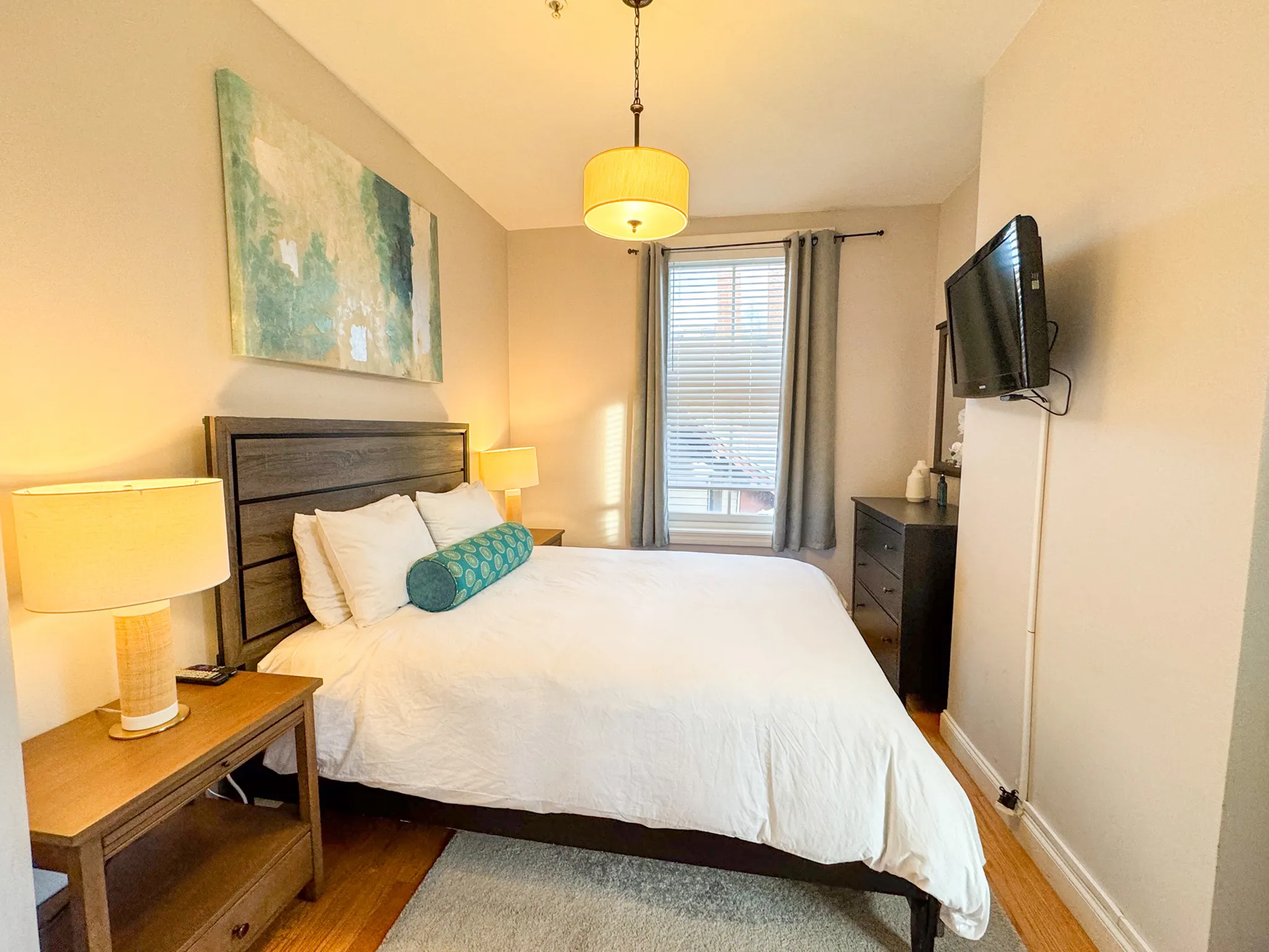 2 bed, 1 bath apartment for rent at 7 Harvard Sq Unit 3B, Brookline Village — photo 6 of 13