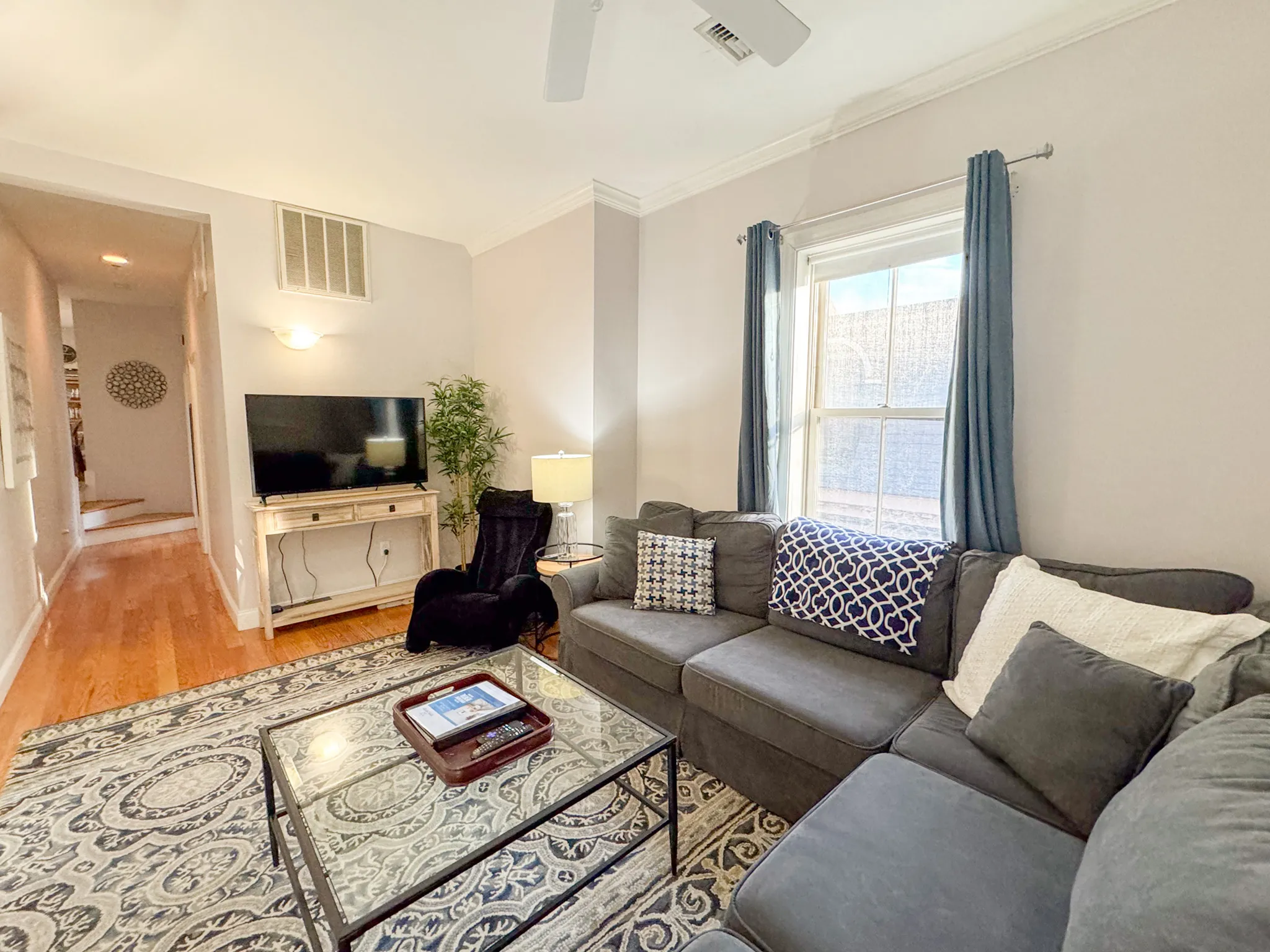 2 bed, 1 bath apartment for rent at 7 Harvard Sq Unit 3B, Brookline Village — photo 1 of 13