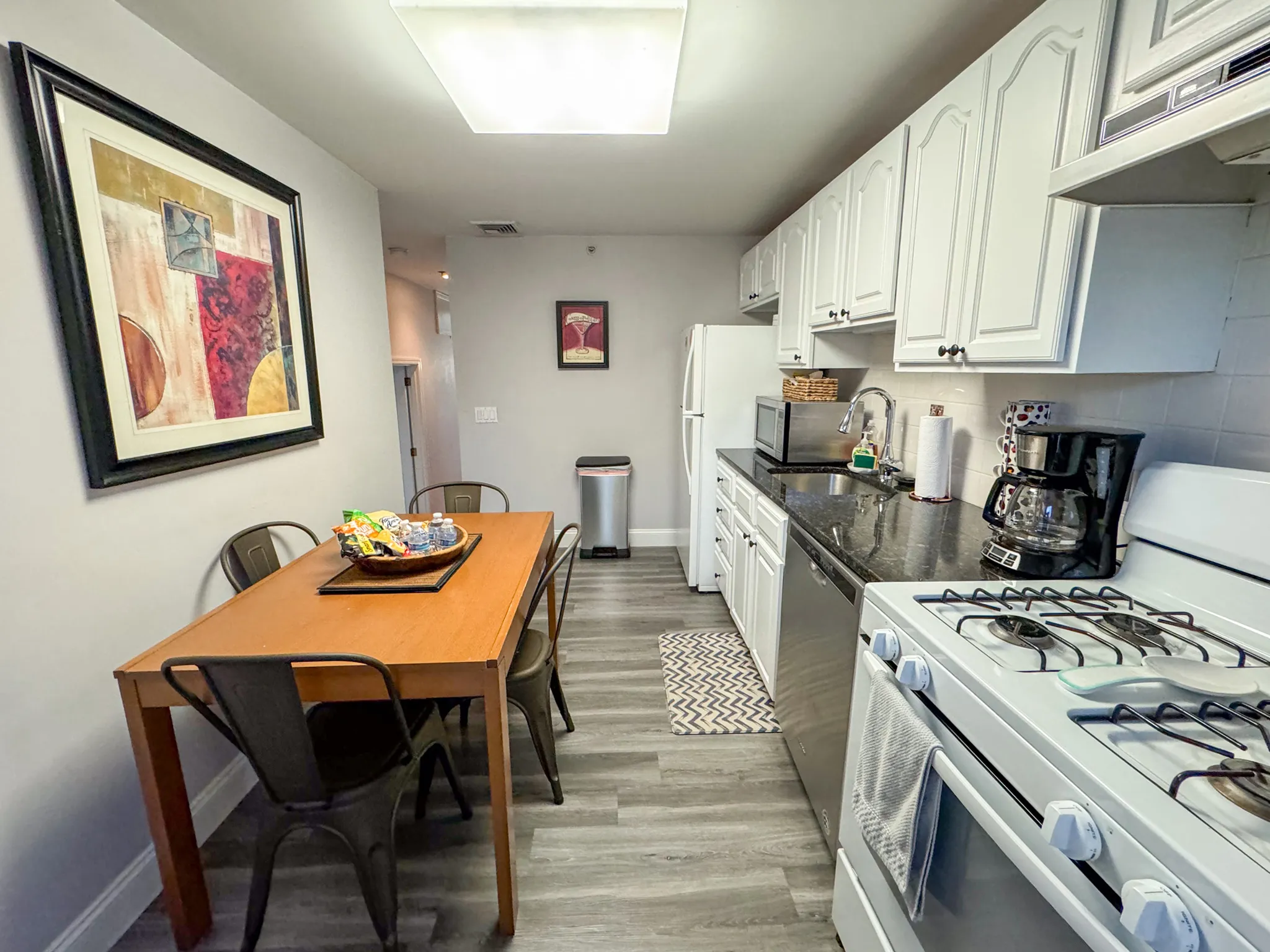 2 bed, 1 bath apartment for rent at 7 Harvard Sq Unit 3B, Brookline Village — photo 8 of 13