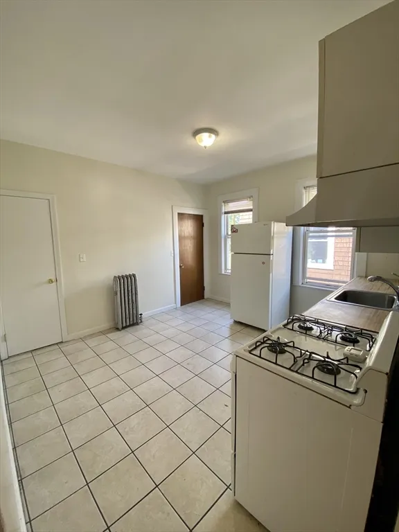 3 bed, 2 bath apartment for rent at 7 Harvard Ter Unit 2, Allston — photo 8 of 15