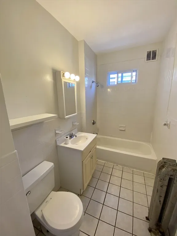 3 bed, 2 bath apartment for rent at 7 Harvard Ter Unit 2, Allston — photo 7 of 15