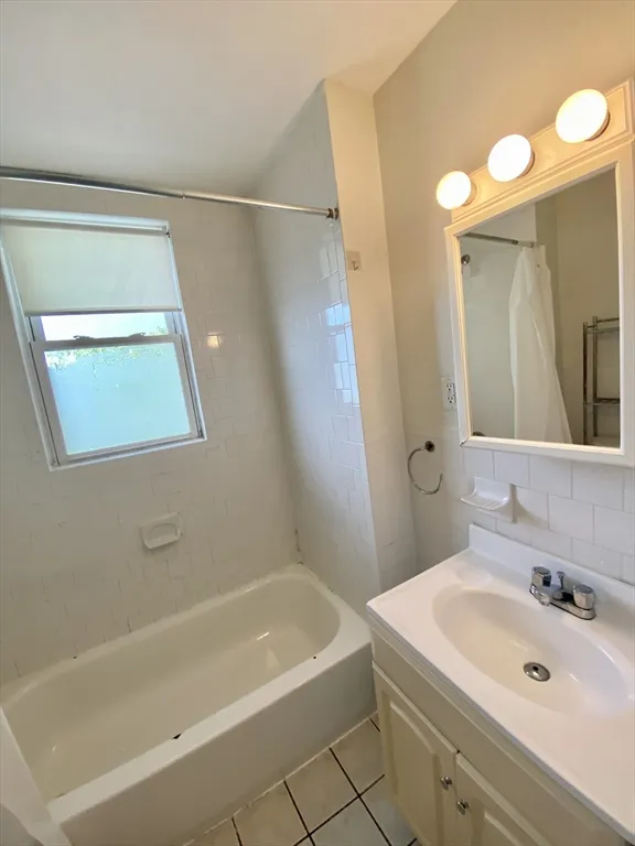 3 bed, 2 bath apartment for rent at 7 Harvard Ter Unit 2, Allston — photo 11 of 15