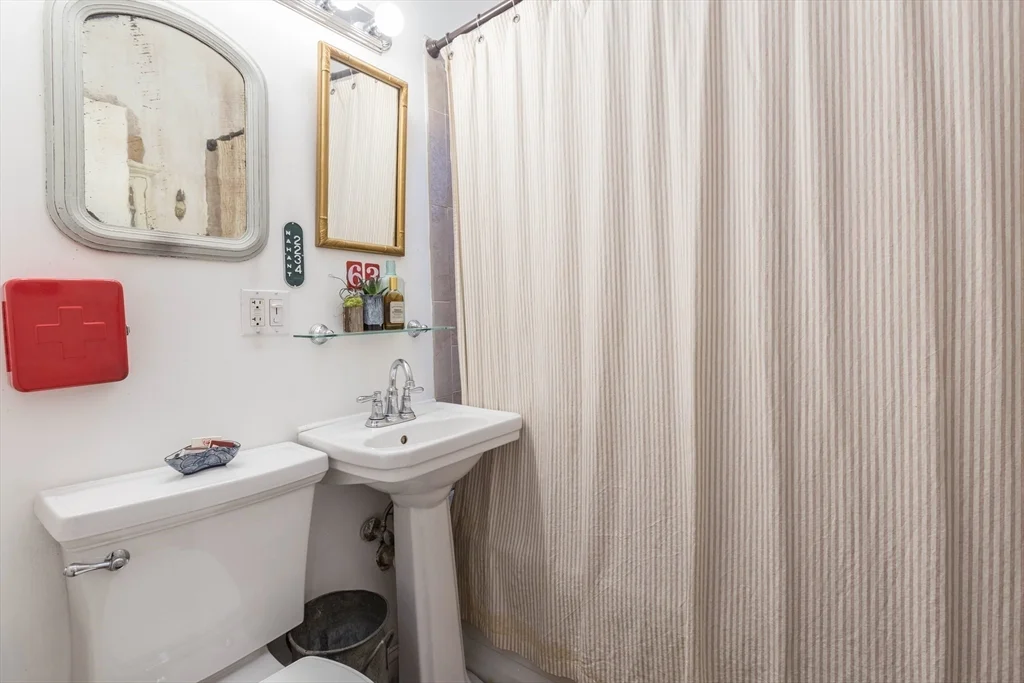 2 bed, 1 bath apartment for rent at 7 Hatch St Unit 1, South Boston — photo 8 of 14