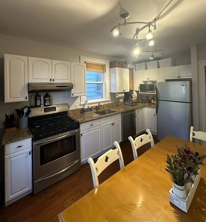 3 bed, 1 bath apartment for rent at 7 Hatch St Unit 2, South Boston — photo 3 of 9