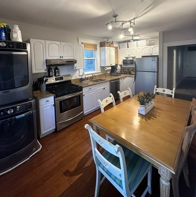 3 bed, 1 bath apartment for rent at 7 Hatch St Unit 2, South Boston — photo 5 of 9