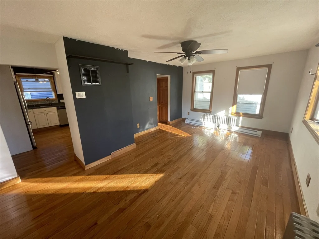 3 bed, 2 bath apartment for rent at 7 Henderson St, Magoun Square — photo 7 of 27
