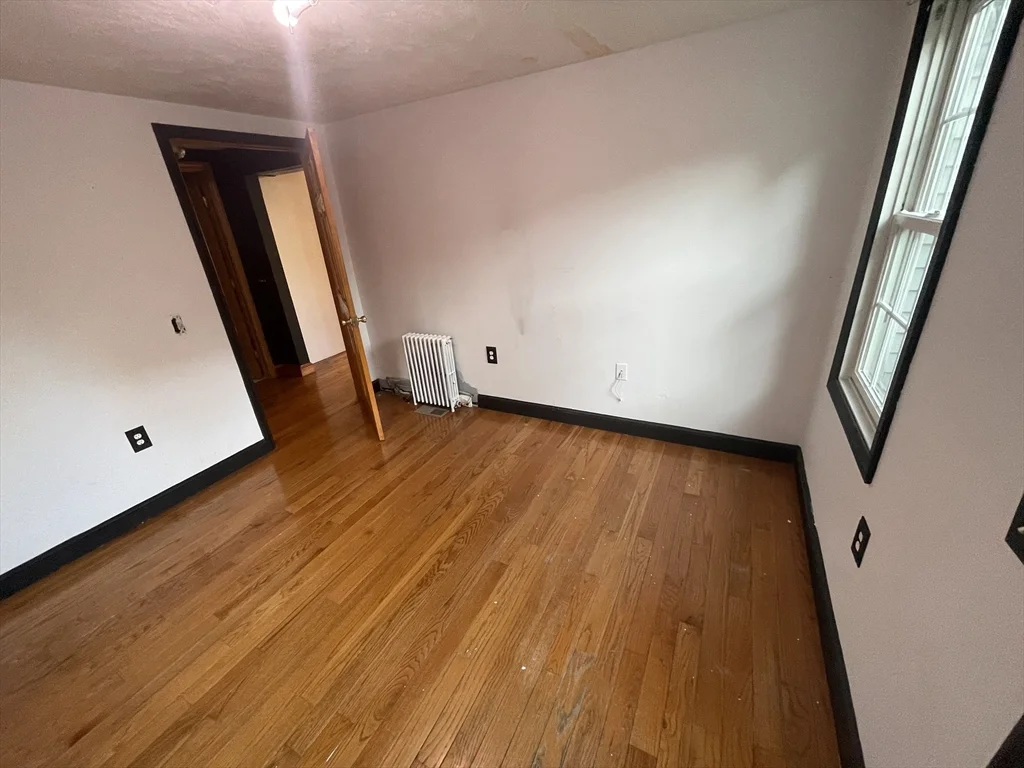 3 bed, 2 bath apartment for rent at 7 Henderson St, Magoun Square — photo 9 of 27