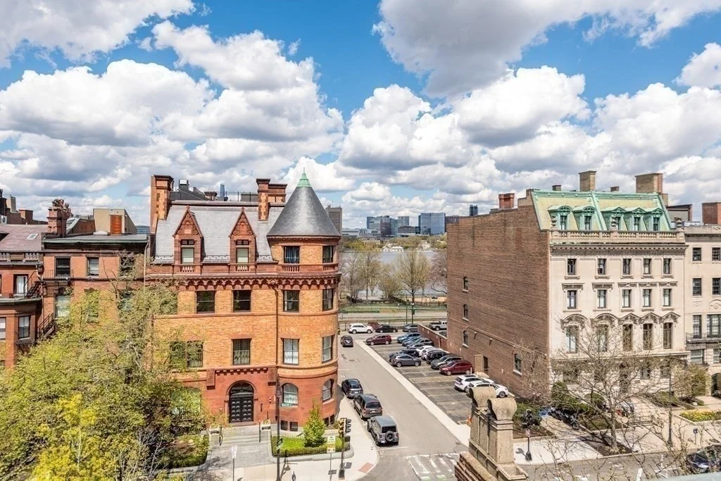 1 bed, 1 bath apartment for rent at 7 Hereford Unit 3, Back Bay
