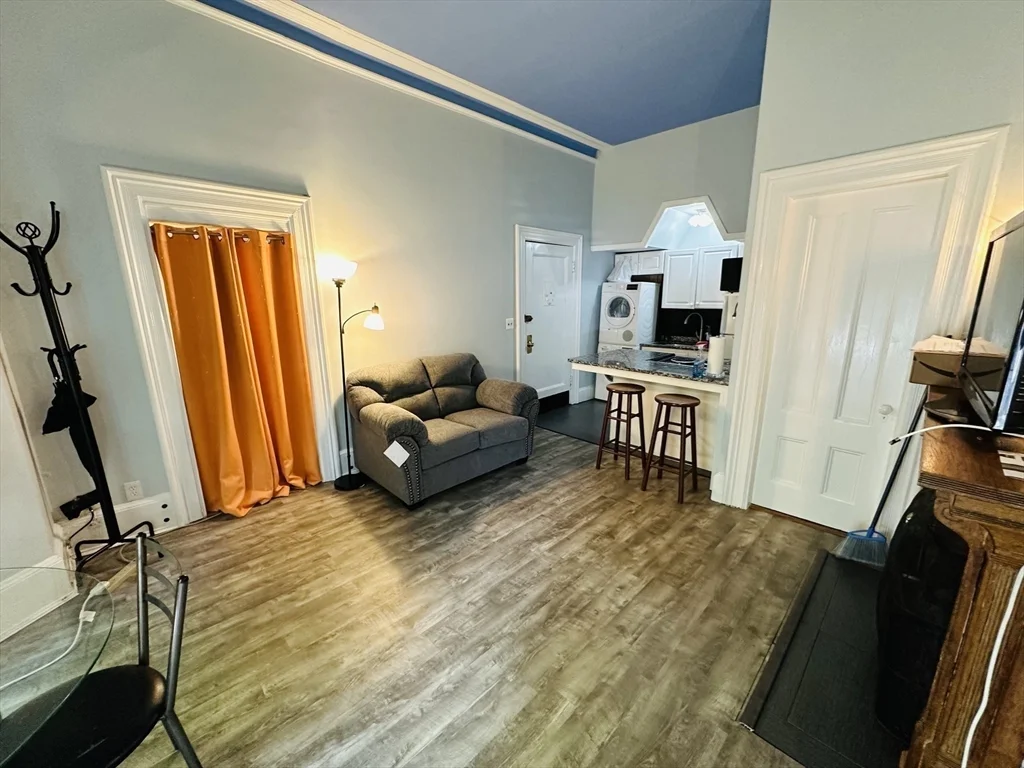 1 bed, 1 bath apartment for rent at 7 Hereford Unit 3, Back Bay — photo 5 of 16