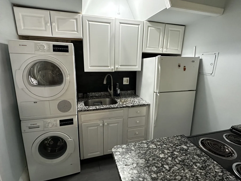 1 bed, 1 bath apartment for rent at 7 Hereford Unit 3, Back Bay — photo 2 of 16