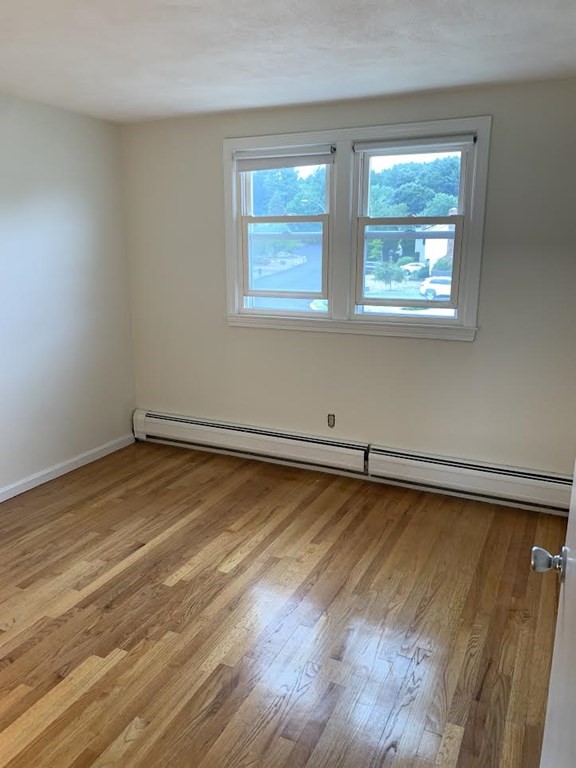 4 bed, 2 bath apartment for rent at 7 Heritage Way Unit 1, Burlington — photo 16 of 27