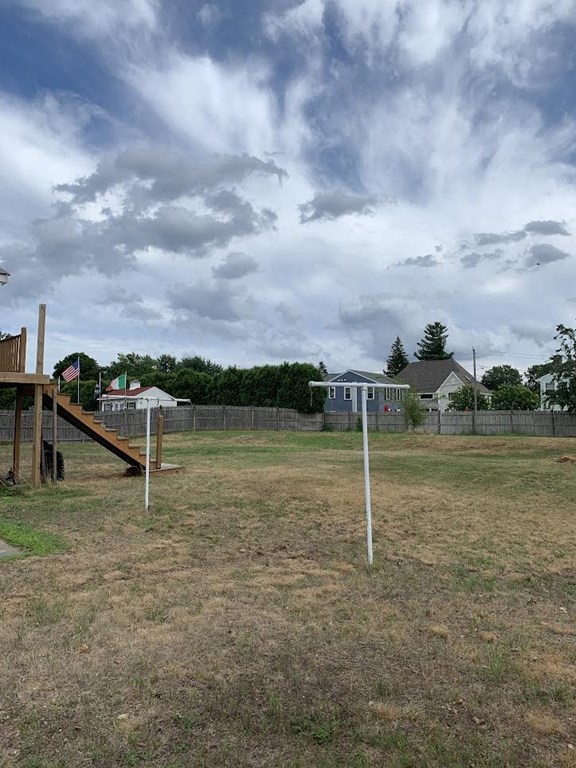 4 bed, 2 bath apartment for rent at 7 Heritage Way Unit 1, Burlington — photo 25 of 27