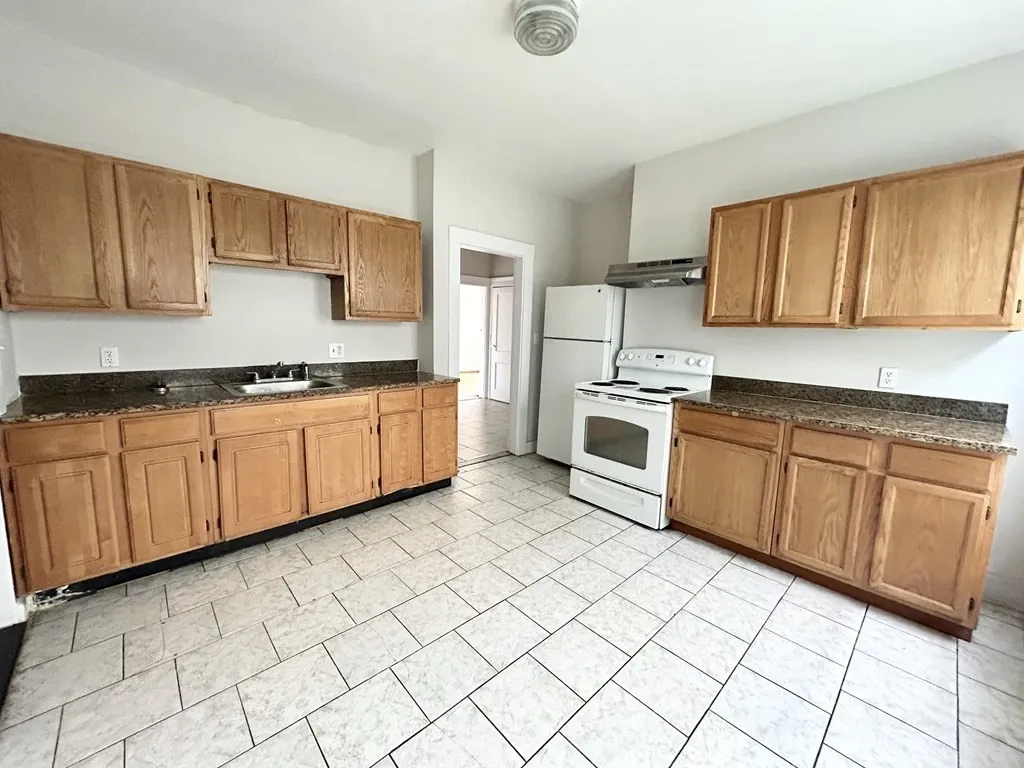 3 bed, 1 bath apartment for rent at 7 Hesston Ter Unit 1, Dorchester — photo 1 of 10