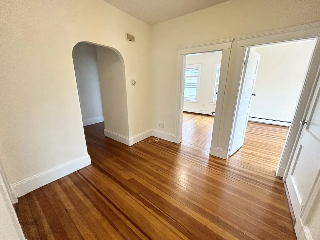 3 bed, 1 bath apartment for rent at 7 Hesston Ter Unit 2, Boston — photo 4 of 8