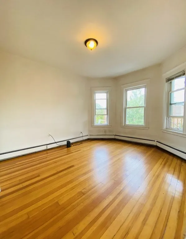 3 bed, 1 bath apartment for rent at 7 Hesston Ter Unit 3, Boston — photo 4 of 17