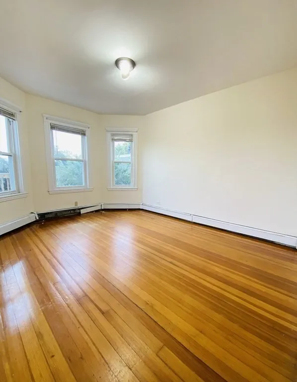 3 bed, 1 bath apartment for rent at 7 Hesston Ter Unit 3, Boston — photo 5 of 17