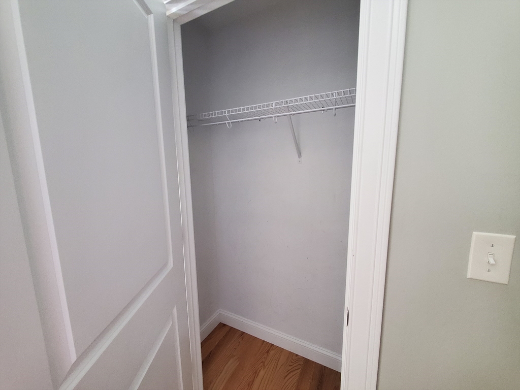 3 bed, 2 bath apartment for rent at 7 High St, Freetown — photo 9 of 27