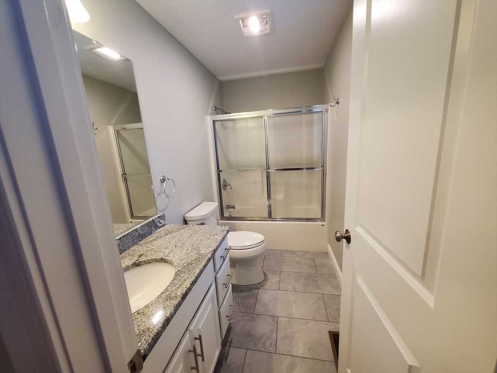 3 bed, 2 bath apartment for rent at 7 High St, Freetown — photo 5 of 27