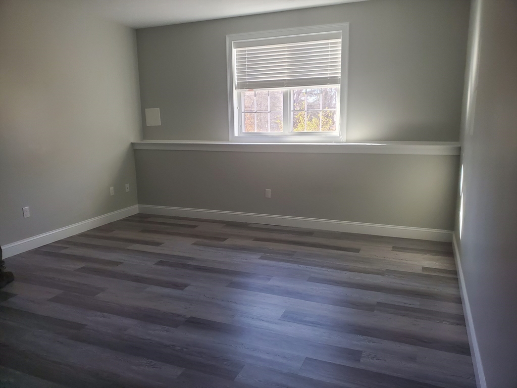 3 bed, 2 bath apartment for rent at 7 High St, Freetown — photo 23 of 27