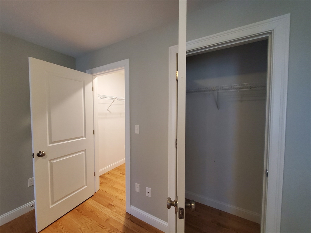 3 bed, 2 bath apartment for rent at 7 High St, Freetown — photo 7 of 27