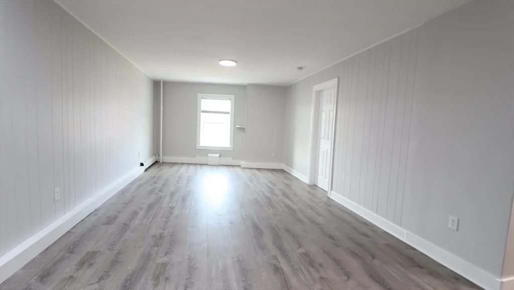 1 bed, 1 bath apartment for rent at 7 High St Unit 11, Clinton — photo 10 of 17