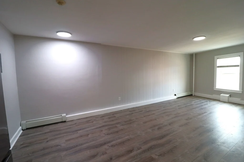 1 bed, 1 bath apartment for rent at 7 High St Unit 11, Clinton — photo 9 of 17