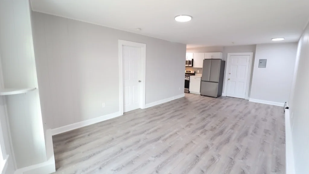 1 bed, 1 bath apartment for rent at 7 High St Unit 11, Clinton — photo 7 of 17