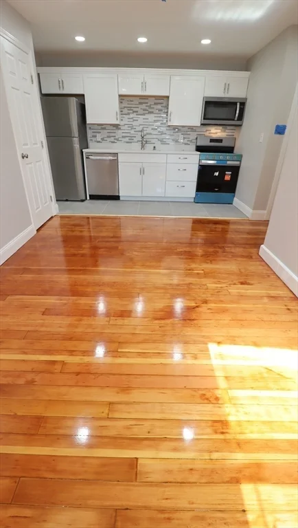 2 bed, 1 bath apartment for rent at 7 High St Unit 12, Clinton — photo 7 of 26